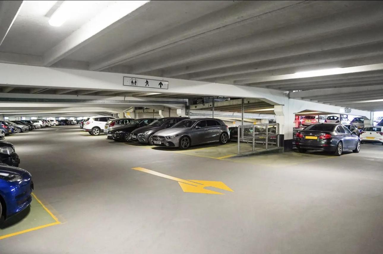 Appartamento Deluxe City Centre Apt Balcony View& Free Parking! Leeds  Esterno foto